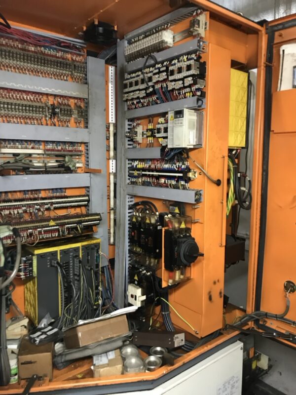 Kitamura Mycenter-500 500mm HMC, 1998 - 10,000RPM, CAT50, Chip Conveyor, High Pressure Coolant, 4th Axis, Coolant Thru Spindle - Image 11