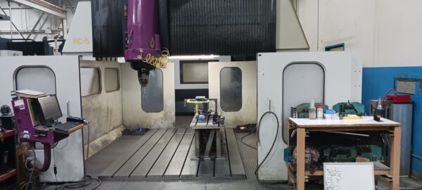 Tarus HSOHTB 810 5 Axis CNC Gantry Mill, 2005 - 3+2 Axis Head - Image 2