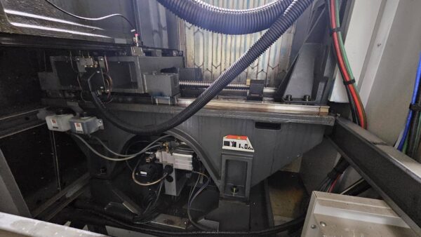 Haas UMC-500SS, 2021 - Through Spindle Coolant, Mist Extractor, Chip Conveyor - Image 10