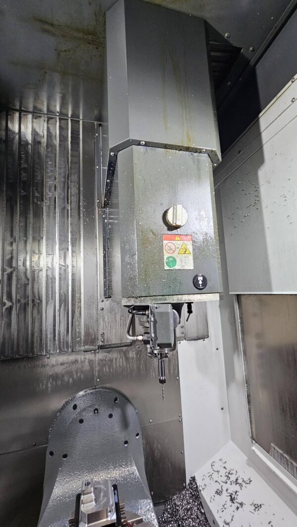 Haas UMC-500SS, 2021 - Through Spindle Coolant, Mist Extractor, Chip Conveyor - Image 4