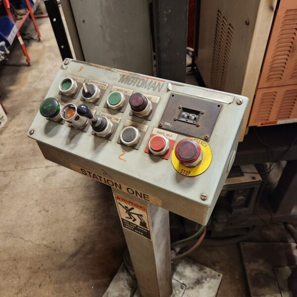 Yaskawa Motoman YR-UP20-A12 Robotic Welding Cell, 2003 - XRC 2001 Control - Image 4