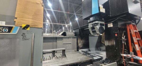 Hurco DCX-32-5Si 5-Axis CNC Bridge Mill, 2018 - 18,000 RPM, Glass Scales, Coolant Thru, Probes, Low Hours - Image 15