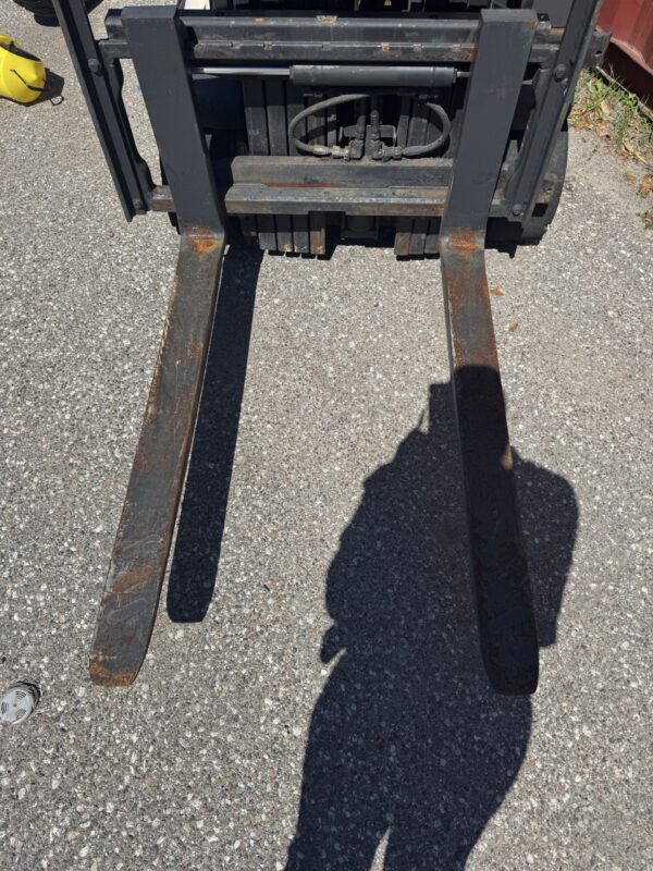 4,000 lb Crown RC5545-40 Stand Up Docker Forklift, 2012 - Image 3