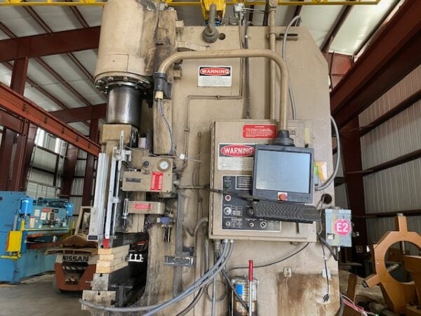 300 Ton x 12' Pacific J300-12 CNC Press Brake - Image 6