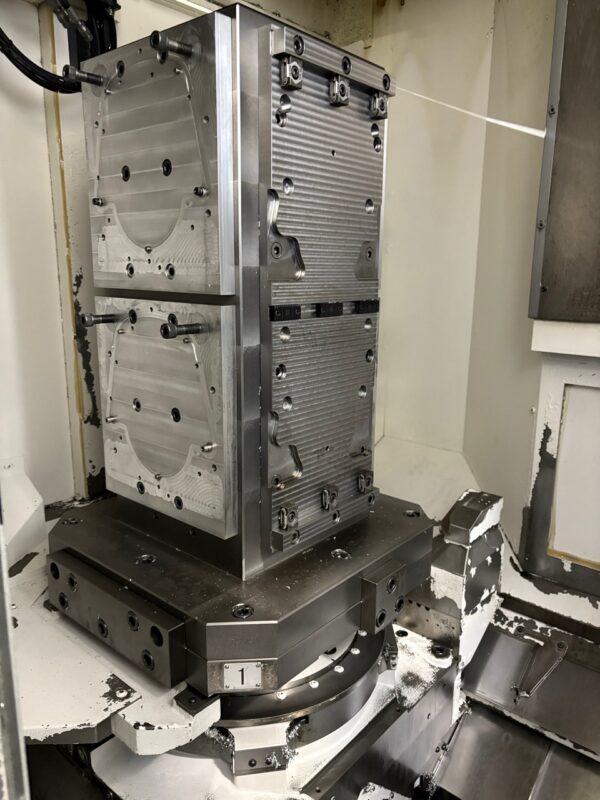 Okuma MB-5000H 500MM HMC, 2016 - TSC, Renishaw Probe, 64 ATC, XYZ Scales - Image 9