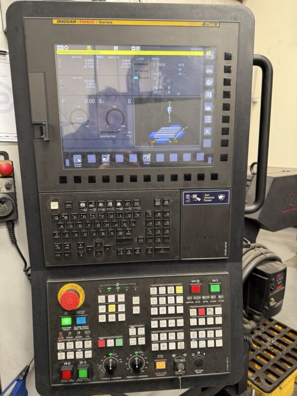 Doosan DNM 5700S CNC Vertical Machining Center, 2022 - FANUC 0i-Plus control withiHMi touch screen interface, 40 ATC and 15Kspindle - Image 2
