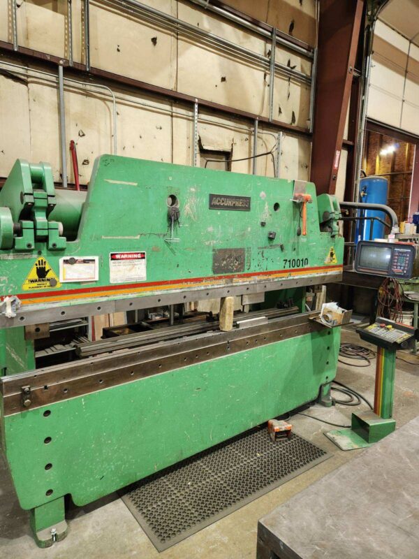100 Ton x 10' Accurpress 710010 CNC Press Brake, 1996