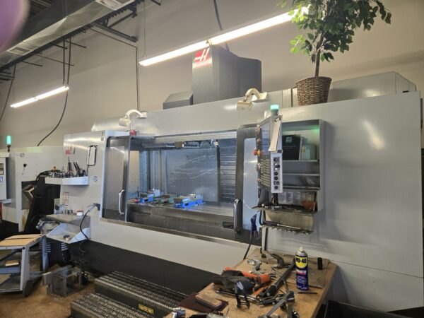 Haas VF-7/40 VMC, 2015 - TSC, Renishaw Probe, Chip Auger