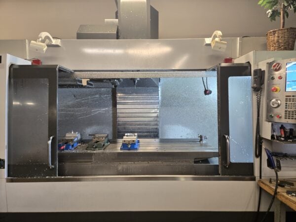 Haas VF-7/40 VMC, 2015 - TSC, Renishaw Probe, Chip Auger - Image 2