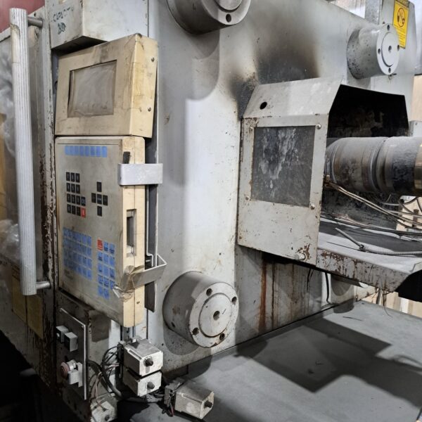 300 Ton, 30 oz Van Dorn 300 RS-30F-HT Injection Molding Machine, 1993 - Image 3