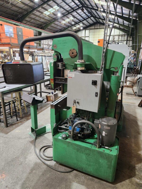 100 Ton x 10' Accurpress 710010 CNC Press Brake, 1996 - Image 3