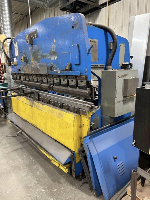 100 Ton x 10' Amada RG-100 Hydraulic Press Brake, 1984 - Image 3