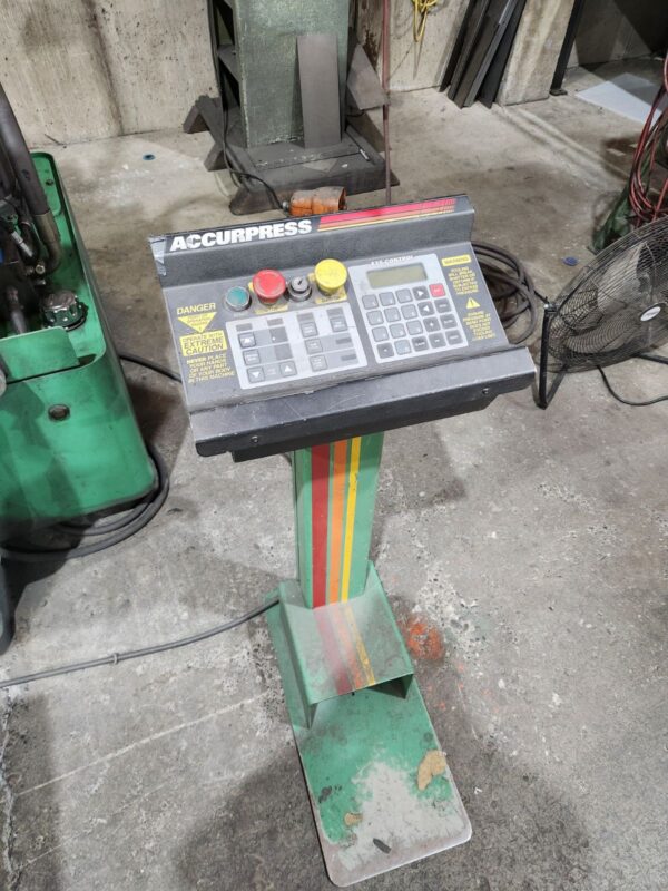 100 Ton x 10' Accurpress 710010 CNC Press Brake, 1996 - Image 5