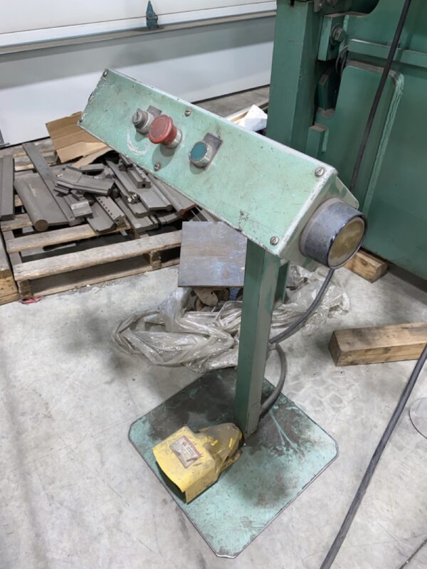 175 Ton x 12' Piranha CNC Press Brake 17512, CNC Backguage, Tooling Included - Image 9