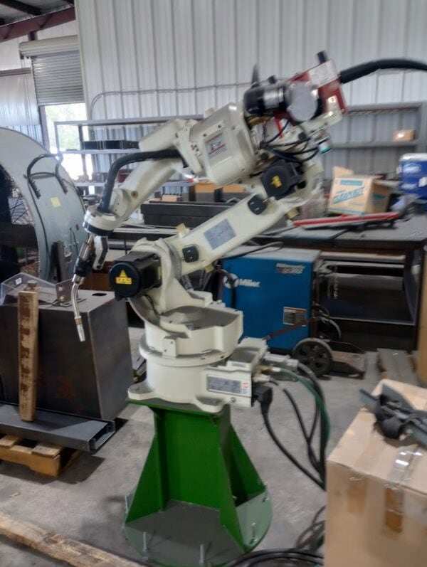 OTC Daihen NB61-CEFU Robot Arm Manipulator w/Controller - 2022 - Image 3