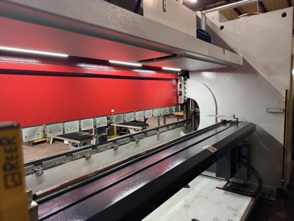 242 Ton x 13' Mitsubishi (Adira) PA22040 CNC Press brake, 2021 - Image 4
