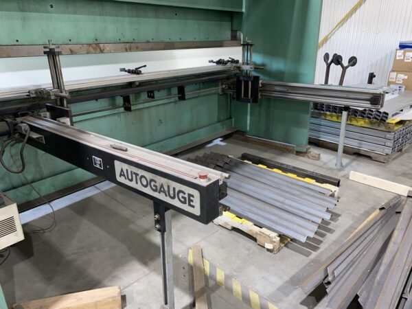 175 Ton x 12' Piranha CNC Press Brake 17512, CNC Backguage, Tooling Included - Image 17