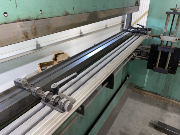 175 Ton x 12' Piranha CNC Press Brake 17512, CNC Backguage, Tooling Included - Image 19