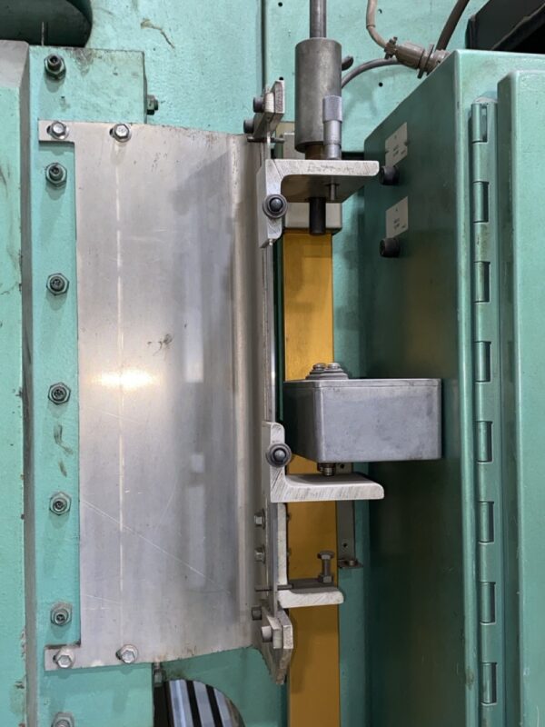 175 Ton x 12' Piranha CNC Press Brake 17512, CNC Backguage, Tooling Included - Image 23