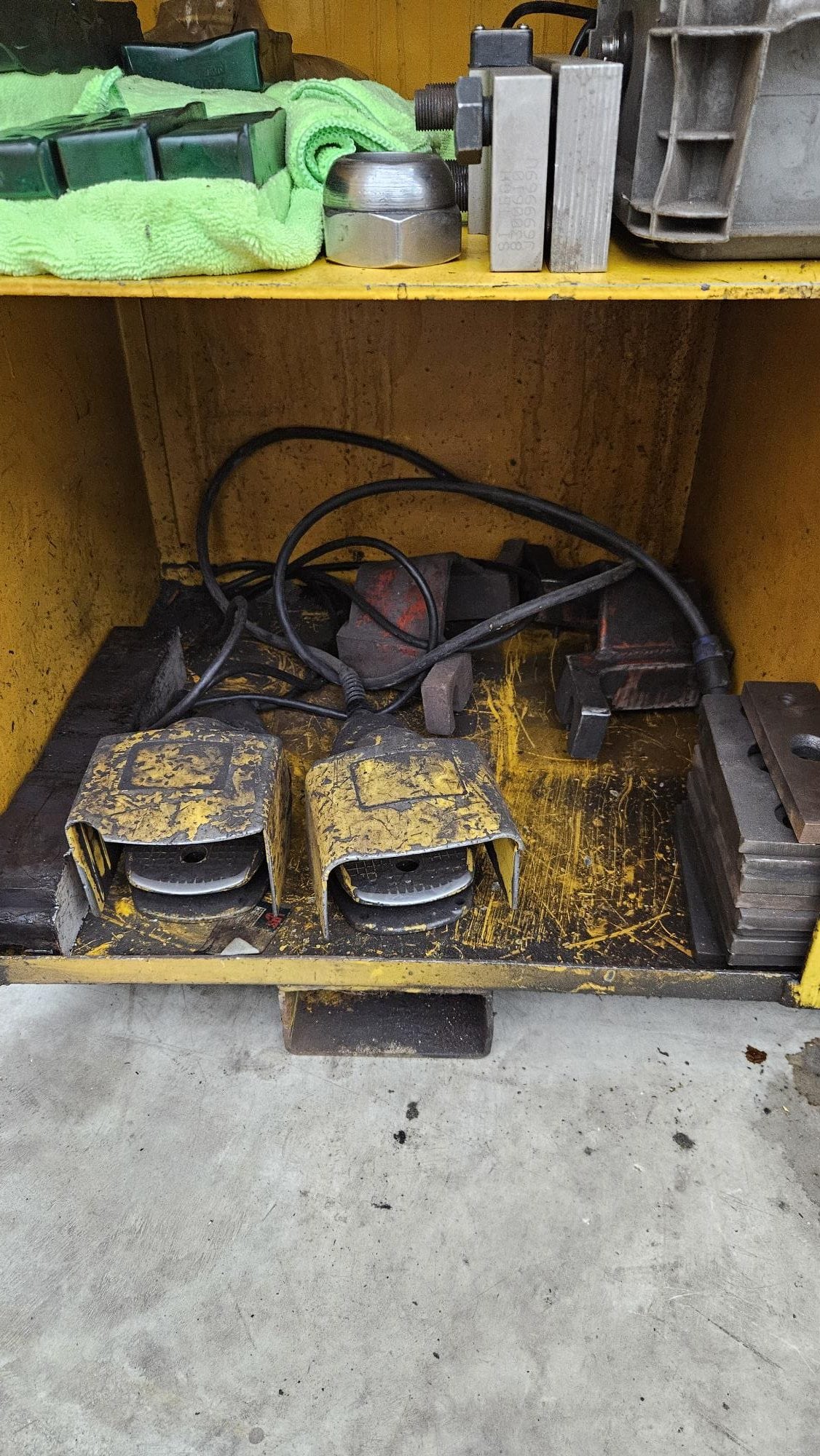110 Ton Piranha PII-110 Dual-Operator Hydraulic Ironworker, 2000 - Tooling Available - Image 13