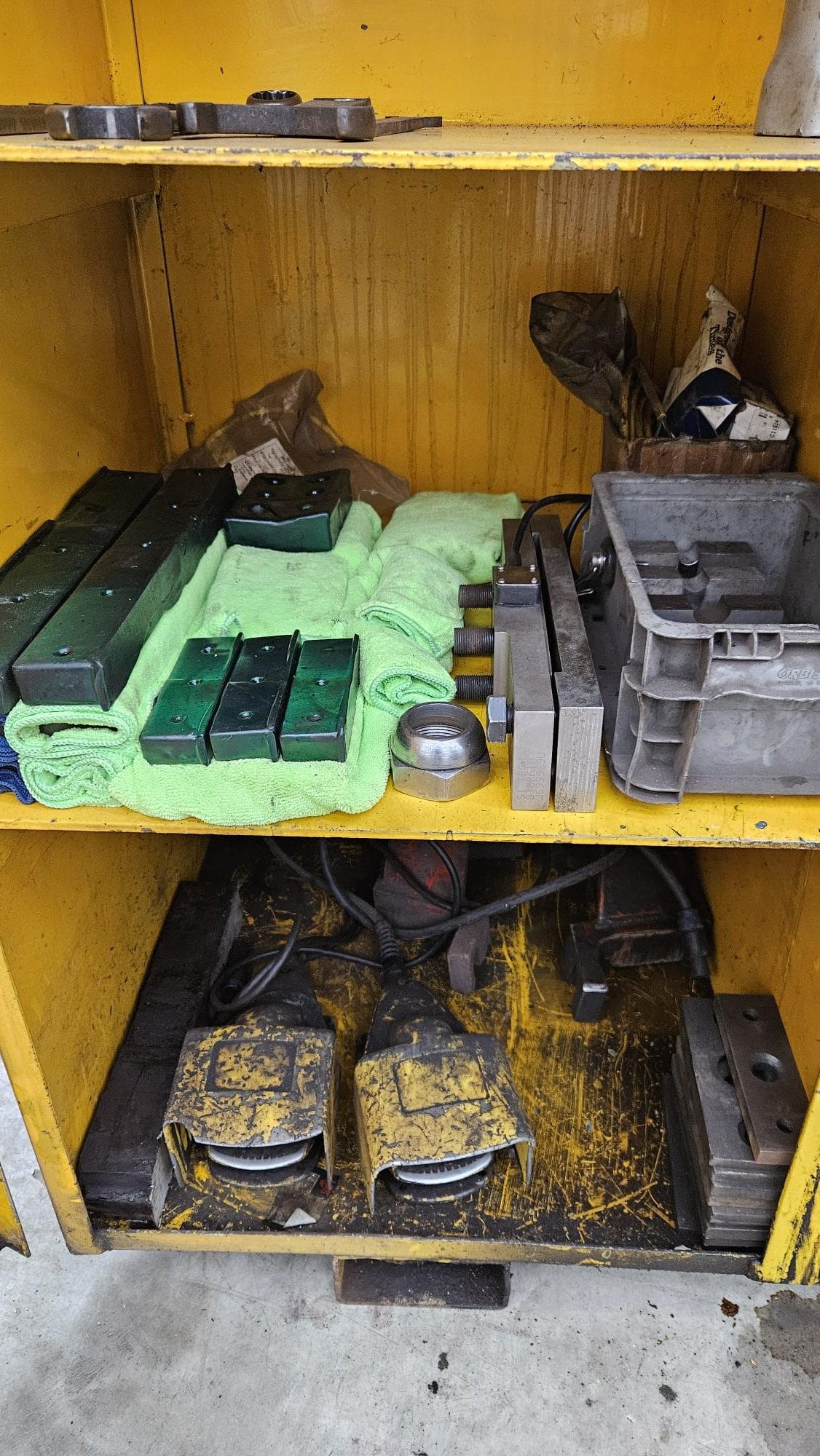 110 Ton Piranha PII-110 Dual-Operator Hydraulic Ironworker, 2000 - Tooling Available - Image 14