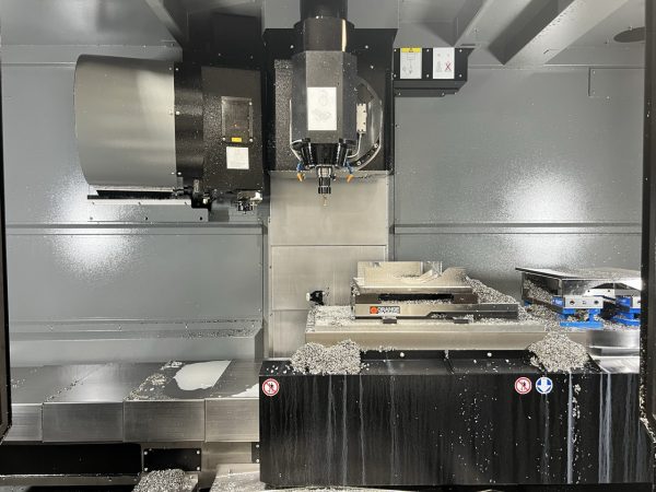 Hurco VMX60-SRTi 5 Axis VMC, 2024 - CTS, Mist Collector, Tooling, Low Hours - Image 2
