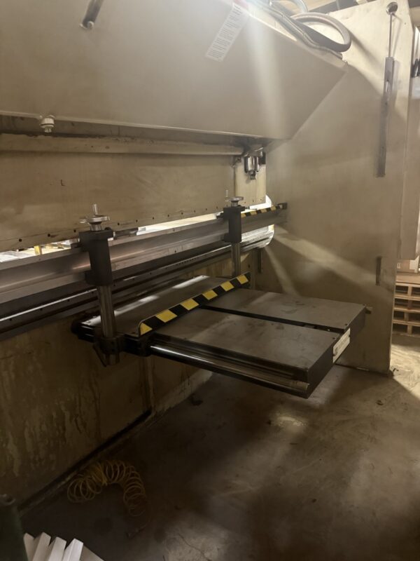 150 Ton X 10 ft LVD 150-JS-10 Press Brake 1995 - Image 3