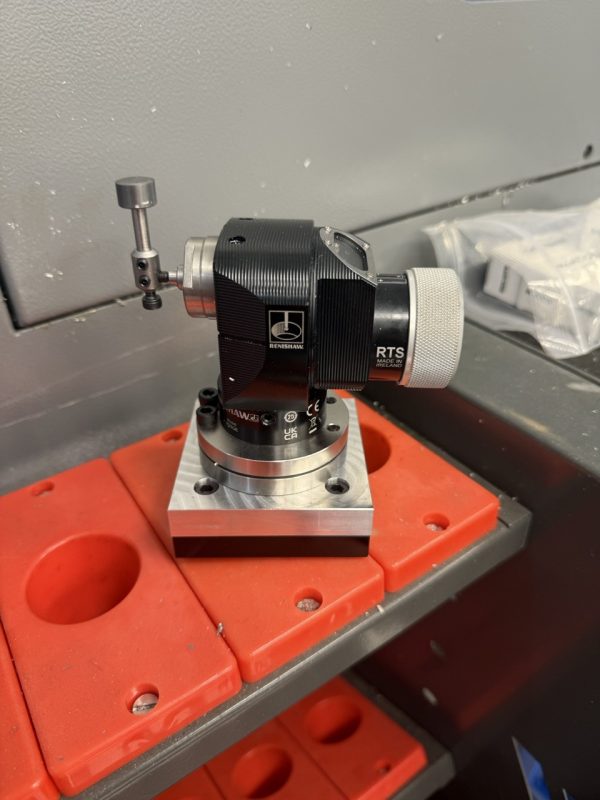 Hurco VMX60-SRTi 5 Axis VMC, 2024 - CTS, Mist Collector, Tooling, Low Hours - Image 9