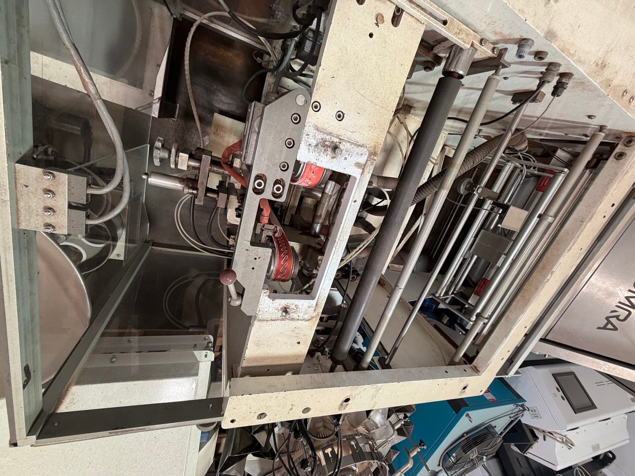 General Packaging Model 48 Vertical Form-Fill-Seal Machine with High Tek Scale