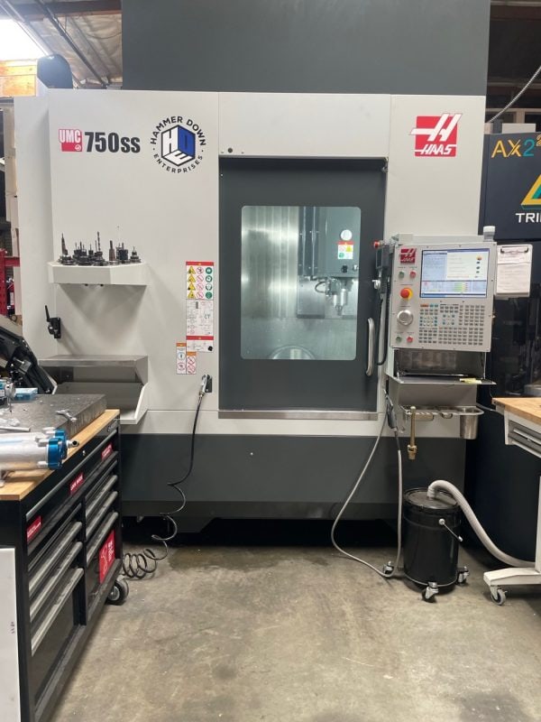 Haas UMC-750SS Universal Machining Center, 2023 - 70 Tool SMTC, TSC, Programmable Coolant, Chip Conveyor, High Pressure Coolant - Image 2