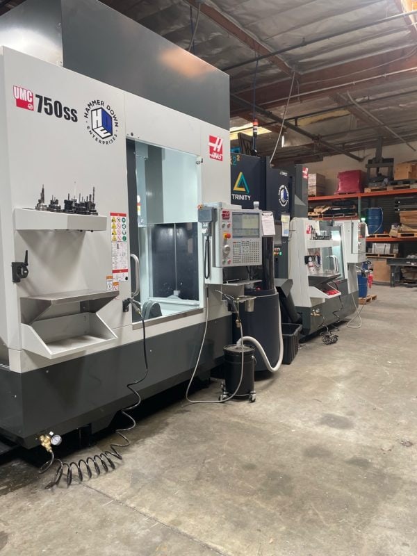 Haas UMC-750SS Universal Machining Center, 2023 - 70 Tool SMTC, TSC, Programmable Coolant, Chip Conveyor, High Pressure Coolant - Image 4