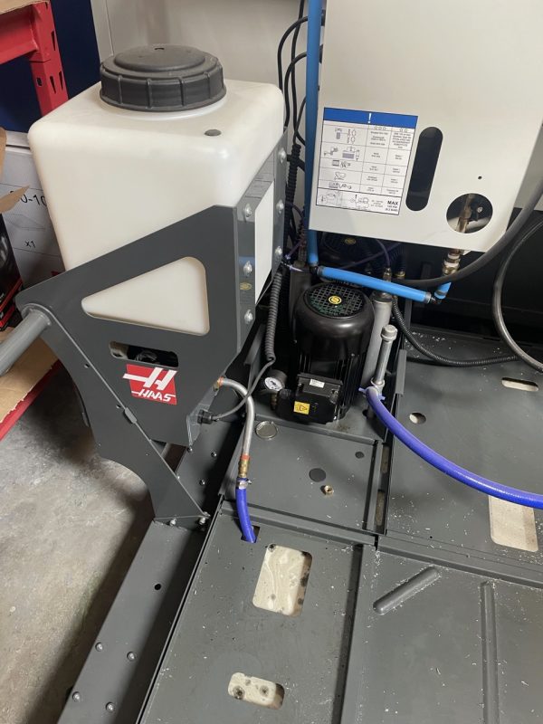 Haas UMC-750SS Universal Machining Center, 2023 - 70 Tool SMTC, TSC, Programmable Coolant, Chip Conveyor, High Pressure Coolant - Image 8