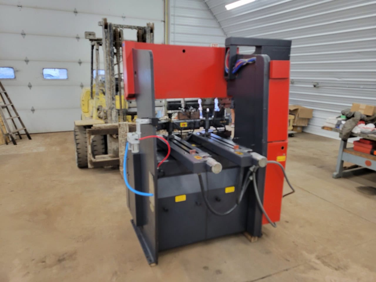 35 Ton X 4' Amada FBD 3512E Hydraulic Press Brake, 1992 - Image 4
