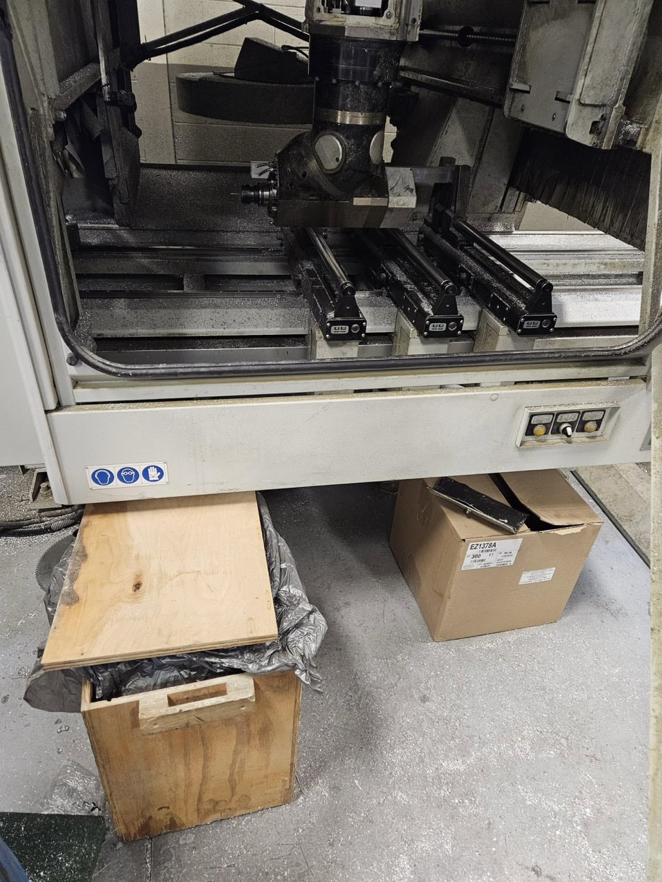 Fom Industrie Axel 5 075 5-Axis CNC Machining Center, 2017 - Image 8