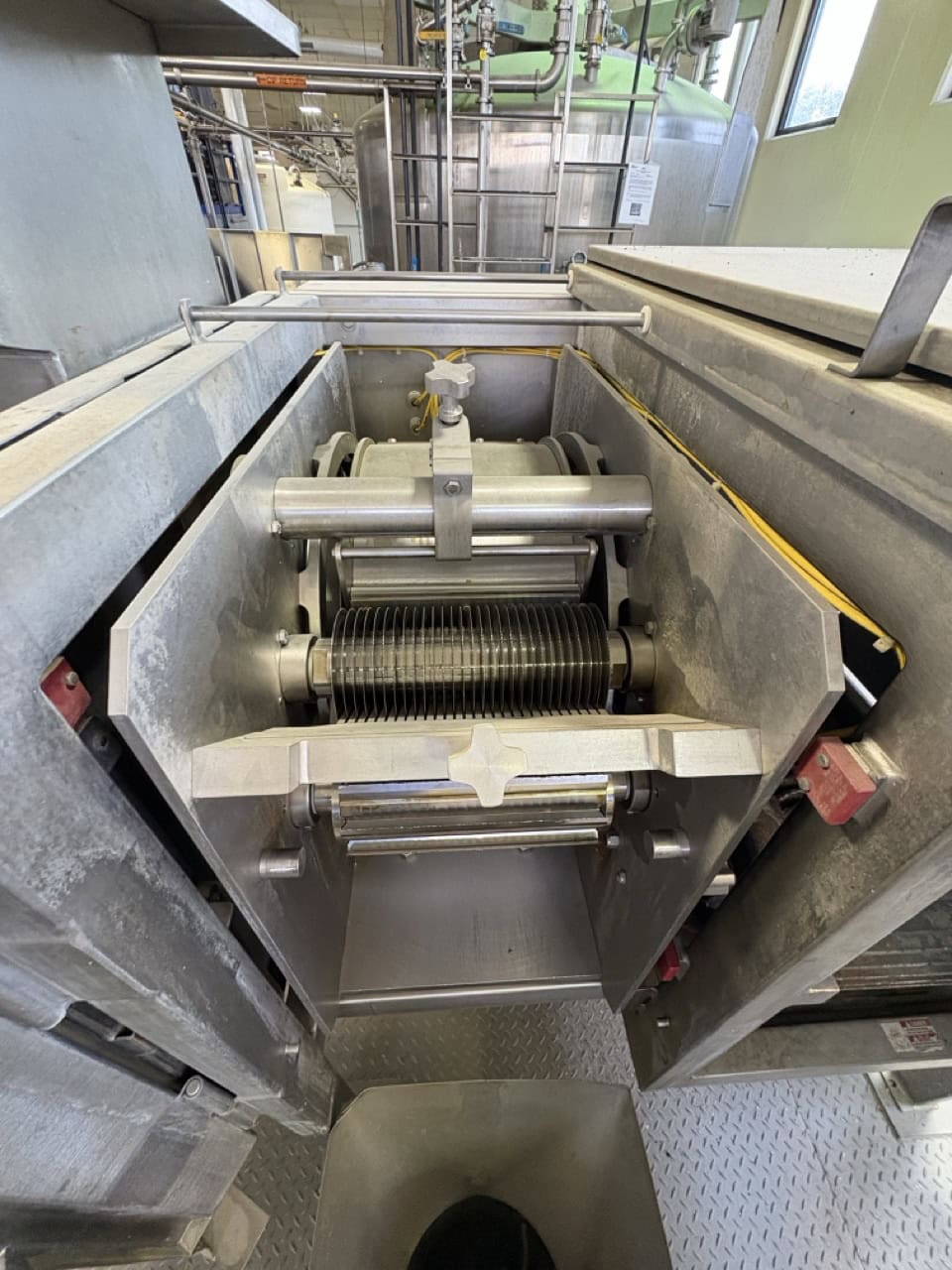 Urschel QuantiCut Q-Series Dicer – Industrial 10" Input System for Dicing, Slicing, Strip Cutting - Image 4