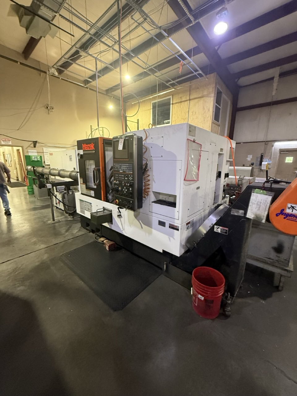 Mazak QTN200-II CNC Lathe, 2016 - Tailstock, Chip Conveyor - Image 2