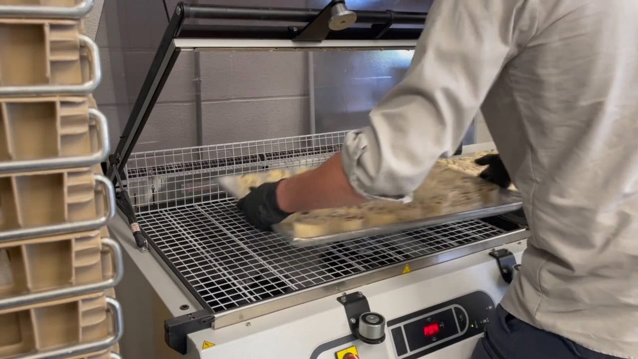 Minipack REPLAY RP85 Semi-Automatic L-Bar Sealer Shrink Wrapper with Shrink Chamber, 2021 - Image 7