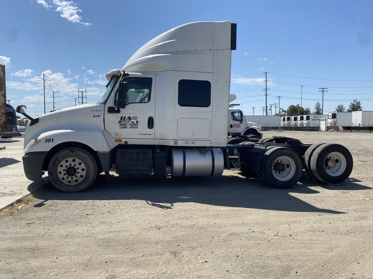 International LT625 Sleeper Truck, 2018 – Cummins X15, 72" Sleeper, Automatic - Image 4