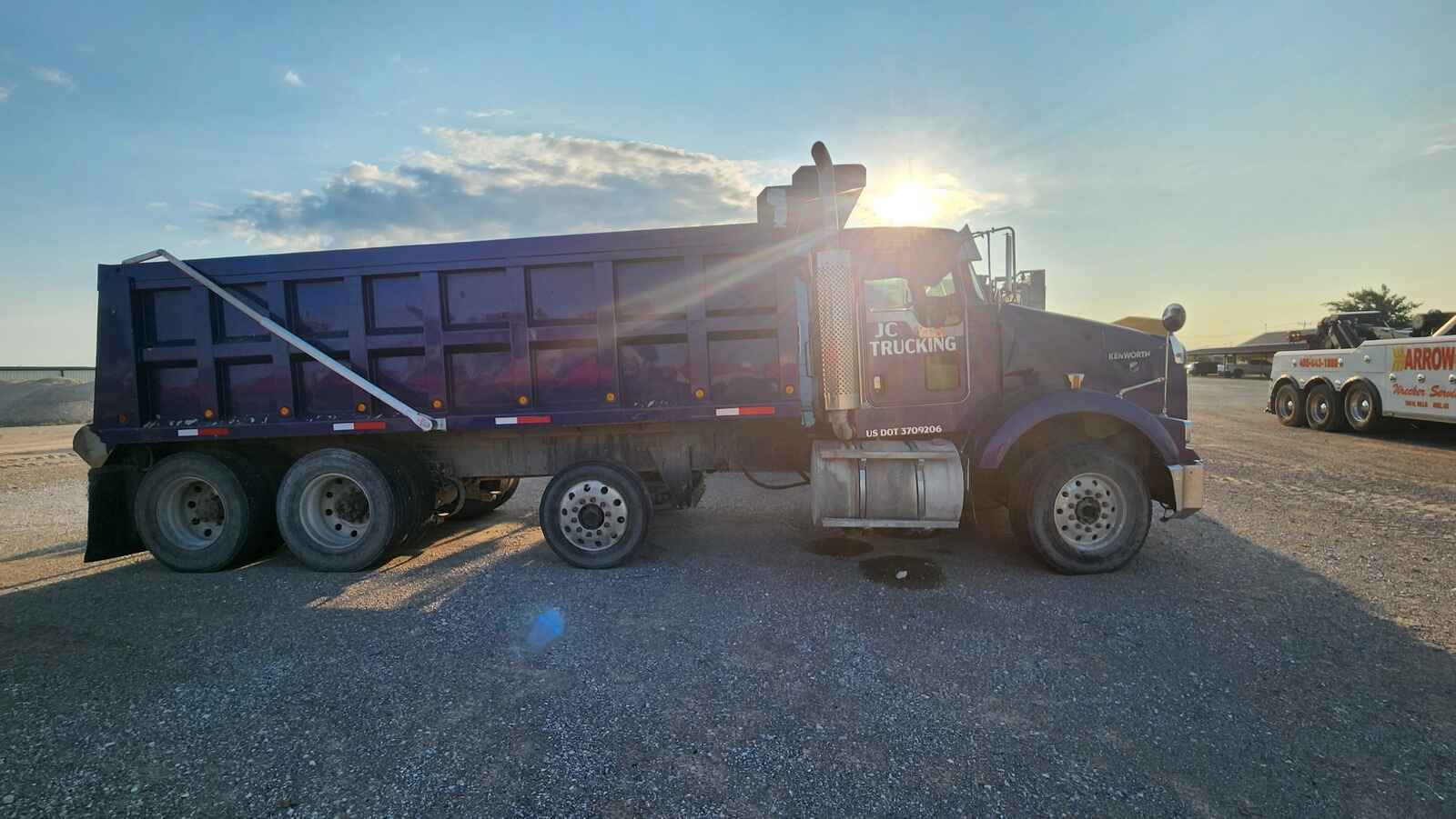 Kenworth T800 Dump Truck, 2004 - Cummins Diesel, 8LL Transmission, 18′ Steel Body - Image 7