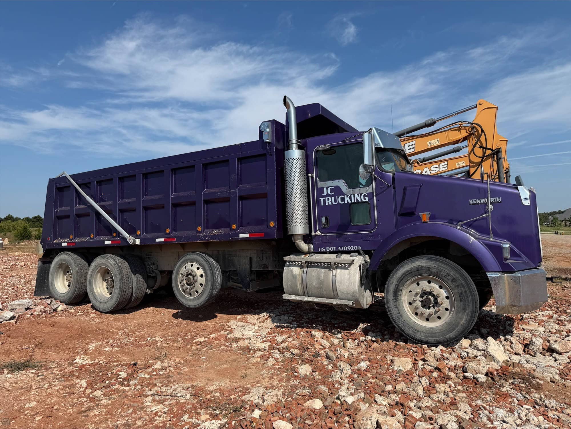 Kenworth T800 Dump Truck, 2004 - Cummins Diesel, 8LL Transmission, 18′ Steel Body - Image 9
