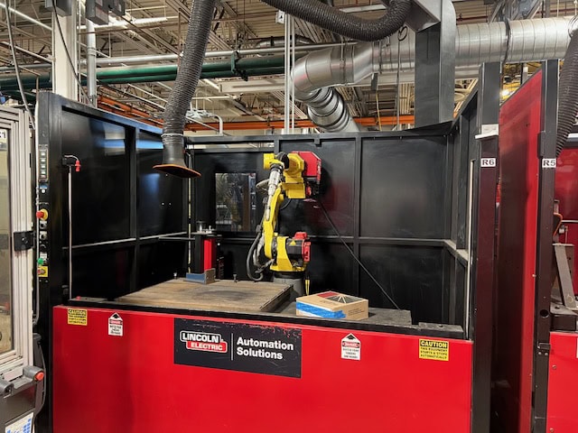 Lincoln Electric System 5 Robotic Welding Cell, 2013 - Fanuc ARCMate 100iC, Lincoln R350 350 Amp Power Supply