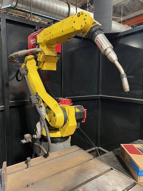 Lincoln Electric System 5 Robotic Welding Cell, 2013 - Fanuc ARCMate 100iC, Lincoln R350 350 Amp Power Supply - Image 3