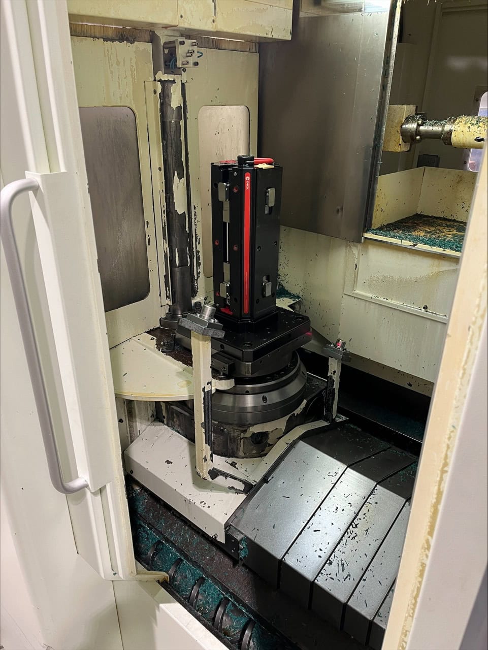 Kitamura Mycenter HX300IF Dual-Pallet HMC, 2008 - Chip Conveyor, 40 Tool ATC, 20,000 RPM Spindle - Image 8