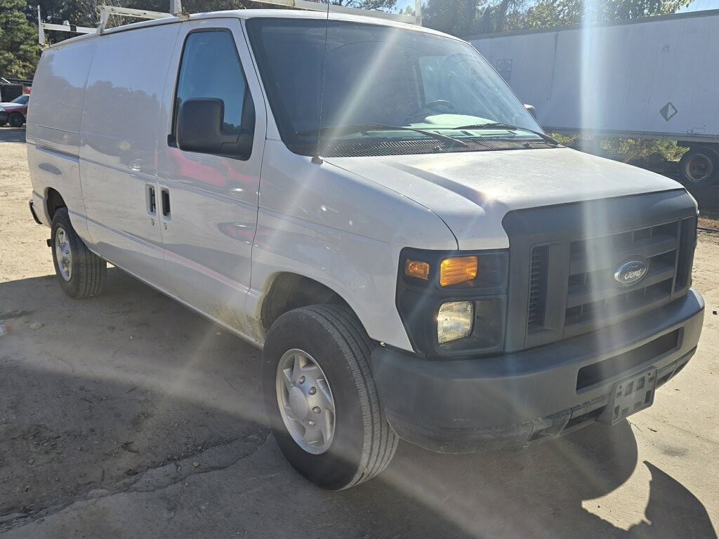 Ford Econoline E-350 Cargo Van, 2013 – 5.4L V8 Commercial Work Van - Image 3
