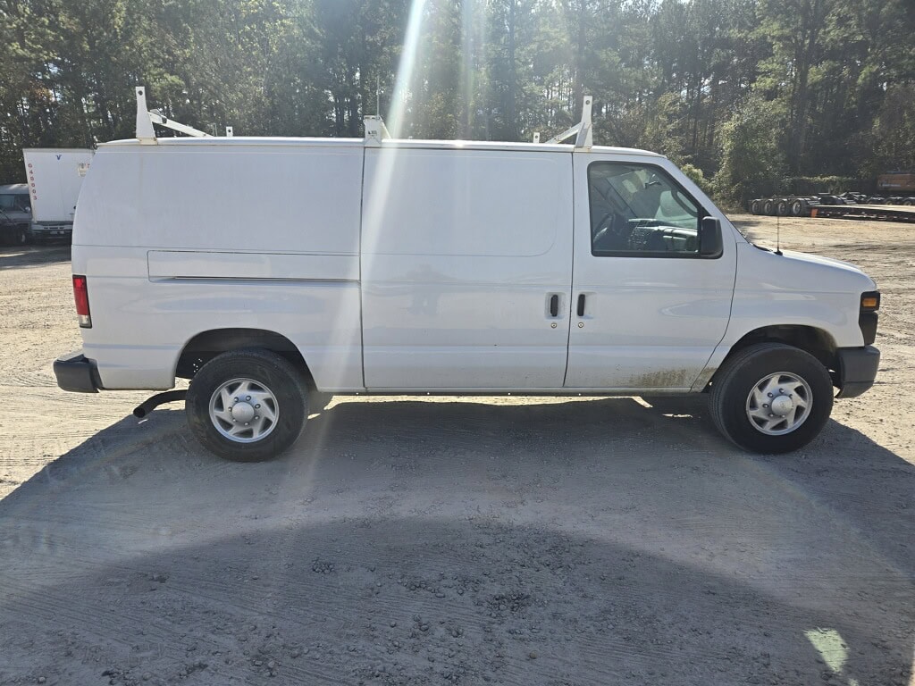 Ford Econoline E-350 Cargo Van, 2013 – 5.4L V8 Commercial Work Van - Image 5