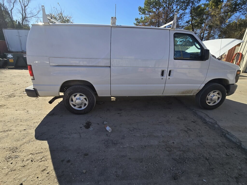 Ford Econoline E-350 Cargo Van, 2013 – 5.4L V8 Commercial Work Van - Image 7