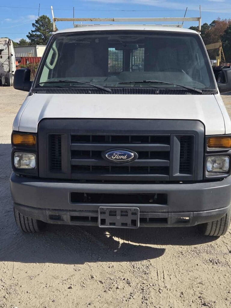 Ford Econoline E-350 Cargo Van, 2013 – 5.4L V8 Commercial Work Van - Image 9