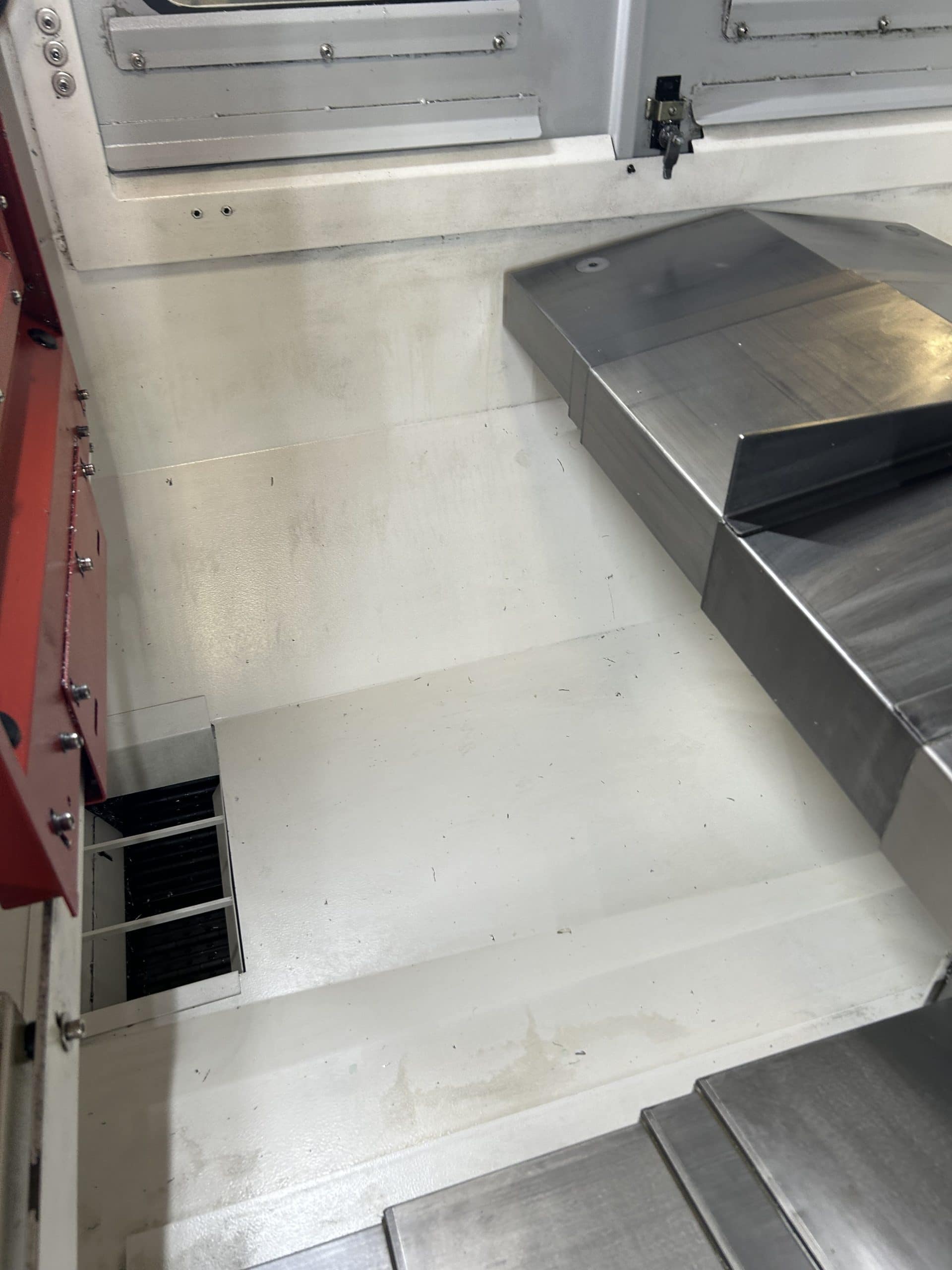 Smart SV-2 CNC Mill, 2022 - Low Hours, 10k RPM Spindle, Upgraded LNS Chip Conveyor, Spindle Chiller, TSC ready, Rigid Tapping - Image 8