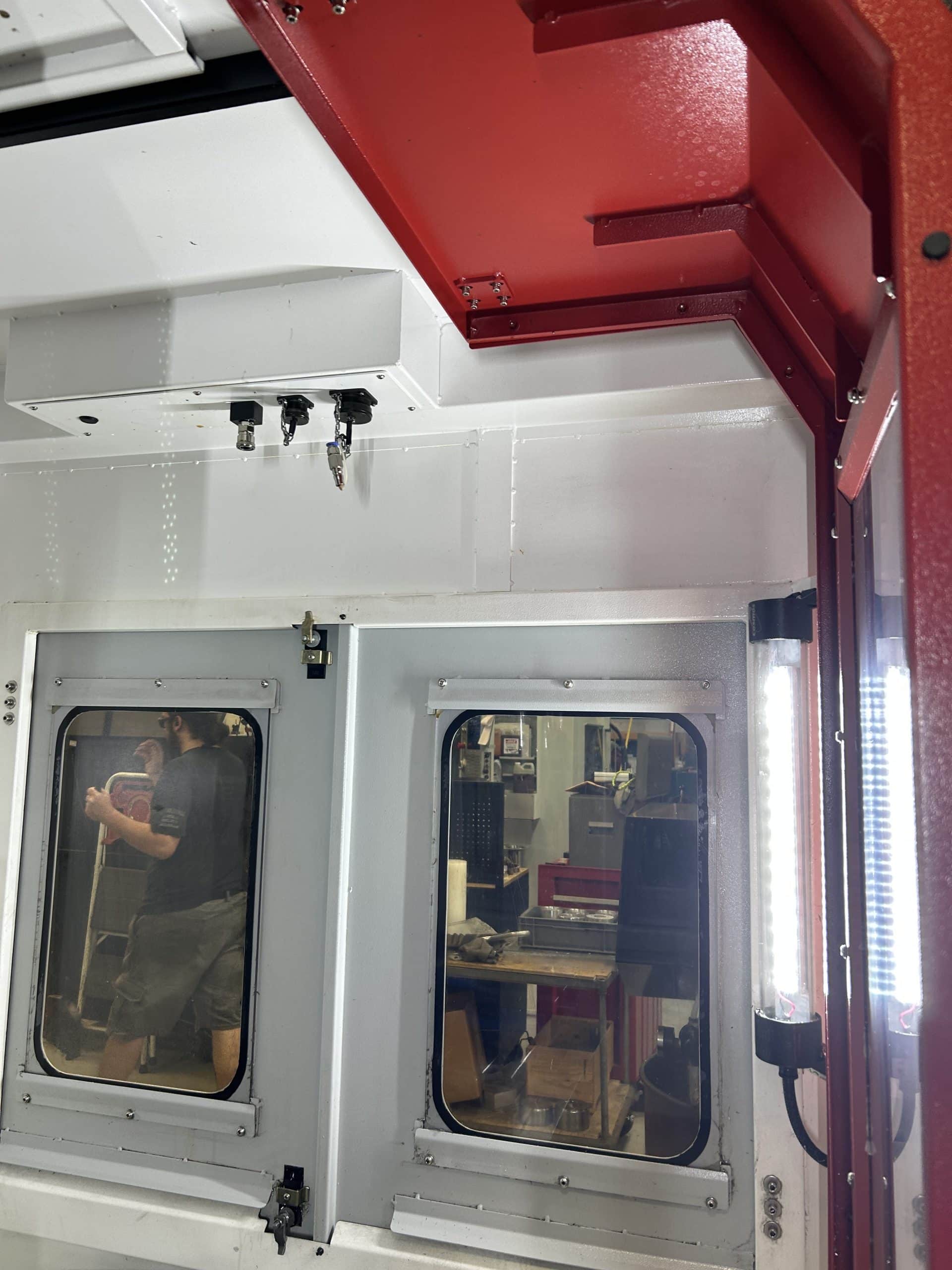 Smart SV-2 CNC Mill, 2022 - Low Hours, 10k RPM Spindle, Upgraded LNS Chip Conveyor, Spindle Chiller, TSC ready, Rigid Tapping - Image 9