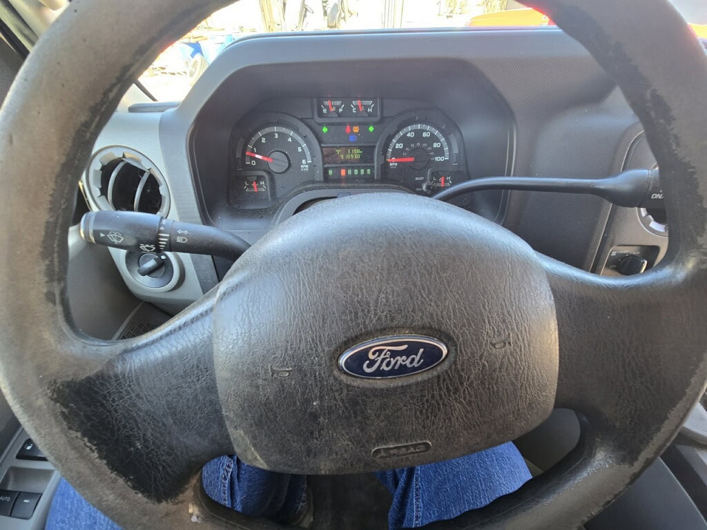 Ford Econoline E-350 Cargo Van, 2013 – 5.4L V8 Commercial Work Van - Image 17